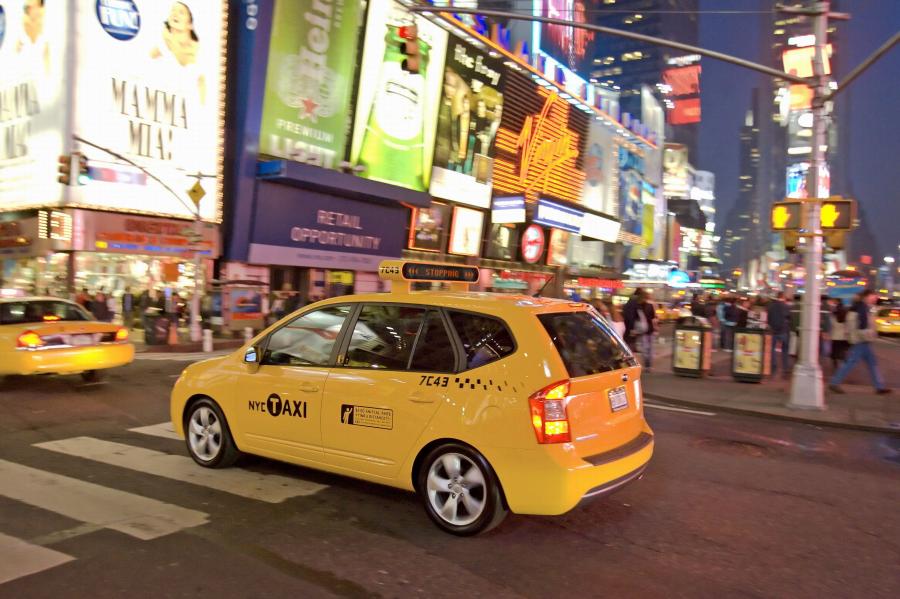  Kia Rondo Taxi 2007 года  (фото 8 из 45)